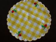 STRAWBERRY-CHECK-YELLOW-DOILEY-DOILIES-STUNNING-MODERN-COUNTRY-LOOK-20-cm-NEW